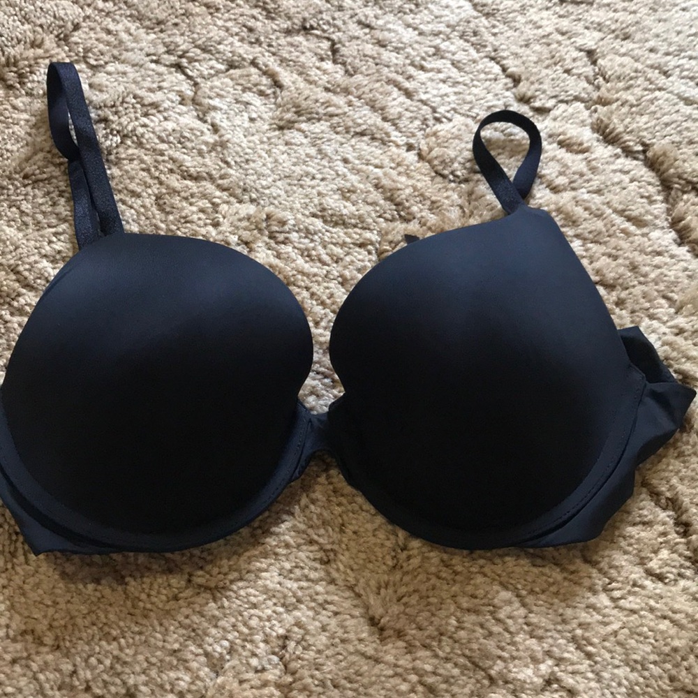 Victoria’s Secret T-shirt push up bra